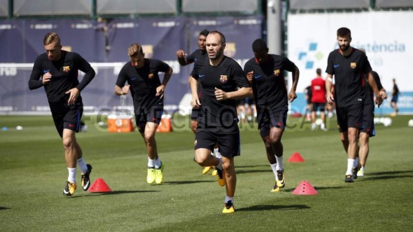 FOTOS: Choco Lozano entrenando al lado de Iniesta, Messi, Piqué y Suárez