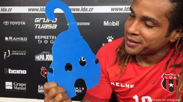 ¡Para morir de la risa! La máscara de McDonald en Alajuelense generó memes muy graciosos en Costa Rica