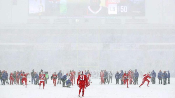 La impresionante nevada en el partido de la NFL