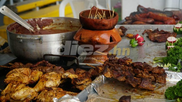 FOTOS: Así vive el Olímpico la fiesta de la gran final Real España-Motagua