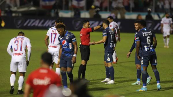 Said Martínez se confiesa: sus anécdotas con Messi y Cristiano, la final de Liga Nacional y el jugador más difícil al que le dirigió