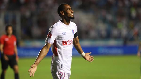 Jerry Bengston fue la gran estrella de la noche. Hizo un hat-trick al Marathón. FOTO: Mauricio Ayala