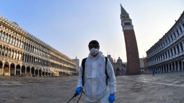 Italia: Por culpa del coronavirus, el futbolista danés Christian Eriksen quedó en la calle