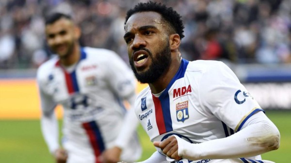 ¡Emilio Izaguirre es noticia en Europa y el Madrid va por un ex Barcelona!