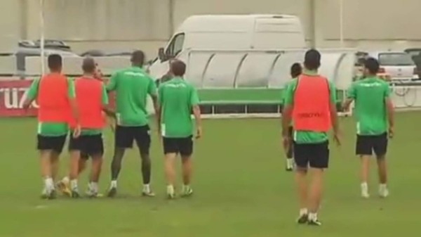 ¡INCREÍBLE! Los agarrones que se han dado los jugadores con sus propios compañeros