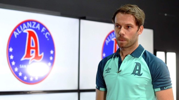 Centroamérica: Hondureños dirigirán en Nicaragua y panameño rechaza irse a México