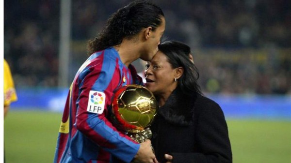 Preocupación por Ronaldinho: el drama que está viviendo desde la muerte de su madre por Covid-19