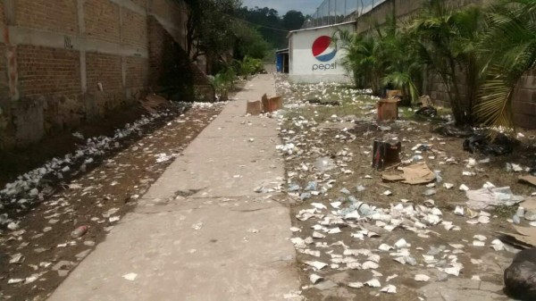 Estadio Sergio Reyes en Santa Rosa de Copán queda destruido tras un evento