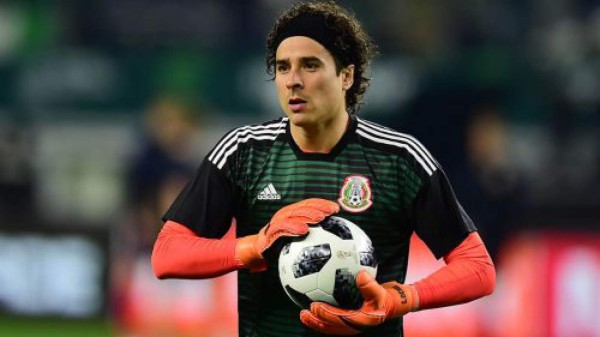 ¡Duelo de arqueros! Ochoa y Navas encabezan la lista de los porteros con más atajadas del Mundial