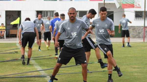 Compañero de Choco Lozano en Cádiz prefiere retirarse del fútbol por miedo al coronavirus