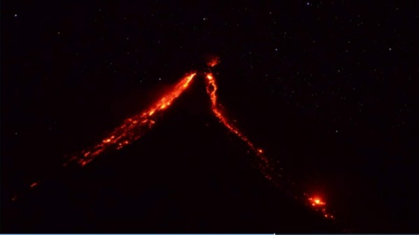 Erupción del Volcán de Fuego acapará la atención previo al Guatemala-Honduras