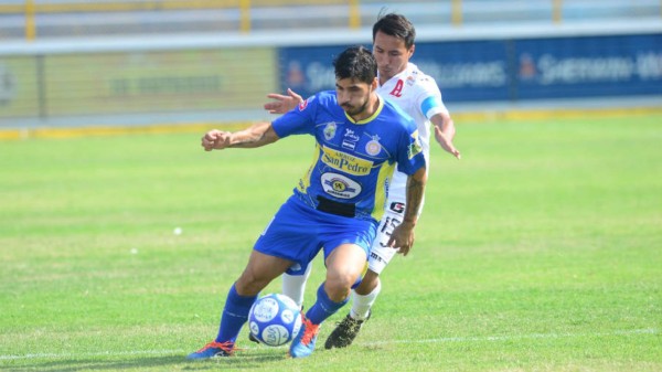 RUMORES Y FICHAJES: ¡Blas Pérez llegaría a Honduras y Costa Rica seguirá exportando!