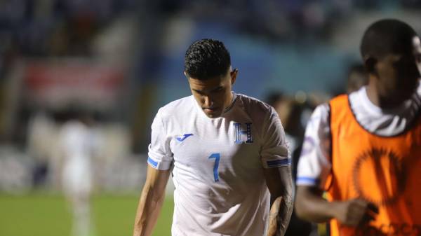 Luis Palma salió cabizbajo tras la derrota a manos de Jamaica.