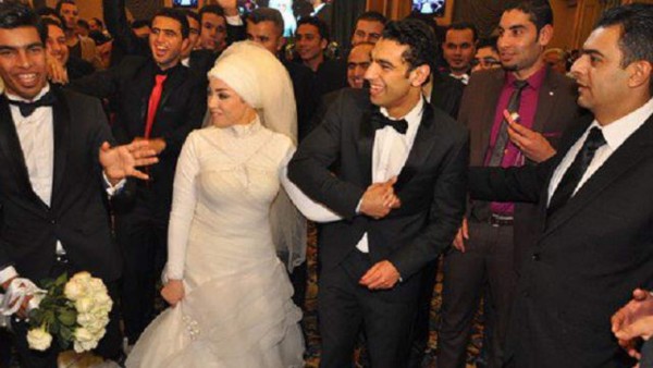 Así es la 'misteriosa' mujer musulmana que le robó el corazón a Salah