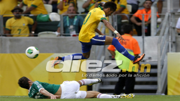 Brasil le gana a México en Copa Confederaciones