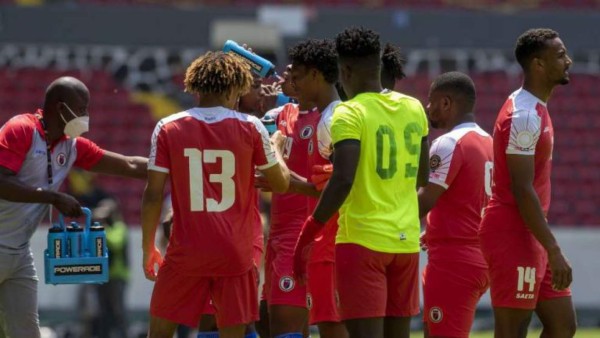 Las imágenes del Honduras-Haití: Un defensor como portero, el festejo de Vuelto y el fallo de Obregón