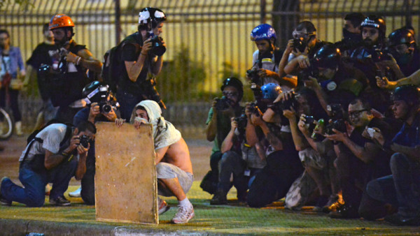 Policía brasileña arrestó y liberó a 230 manifestantes contra el Mundial