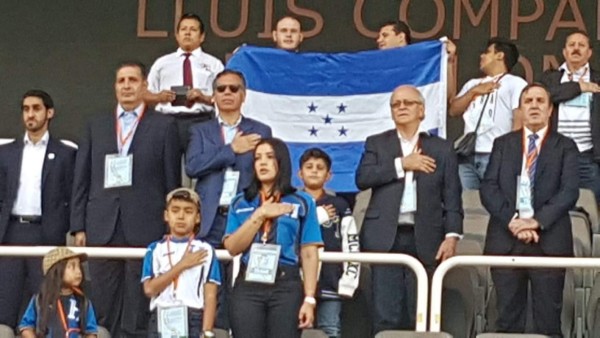 Hondureños en Barcelona: De la ilusión a la frustración por ver a la selección de Honduras