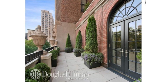 La lujosa mansión que ha puesto a la venta Jennifer López para ir a vivir con Álex Rodríguez