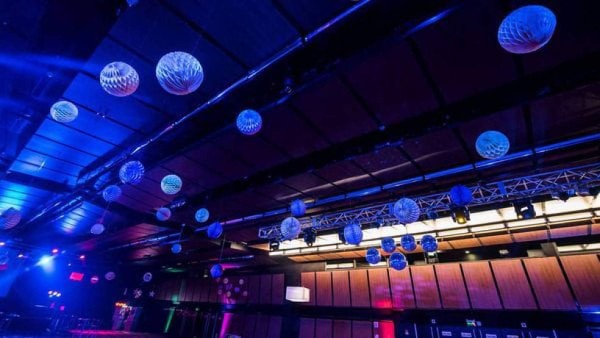 ¡De lujo! Así es por dentro y fuera el salón de la fiesta de la boda entre Messi y Antonella