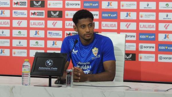 ¿Y si desciende Almería? Choco Lozano ha adelantado su futuro en el fútbol europeo para la próxima temporada