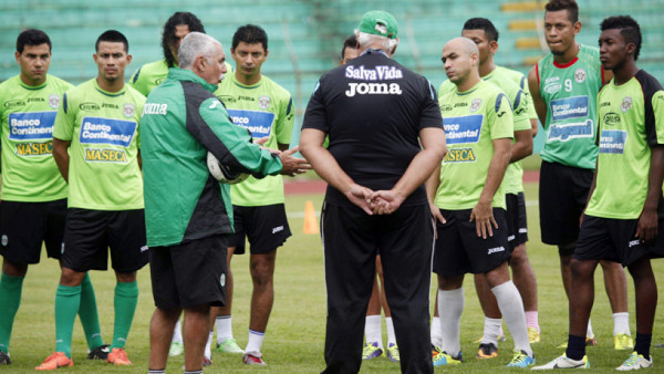 Marathón prepara tres fichajes para el cierre de mercado