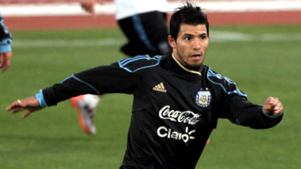 Forlán y Kun no se mueven del Atlético