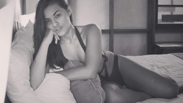 ¿Se parecen? Valeria Mobley encarna a Andrea Salas en la película de Keylor Navas