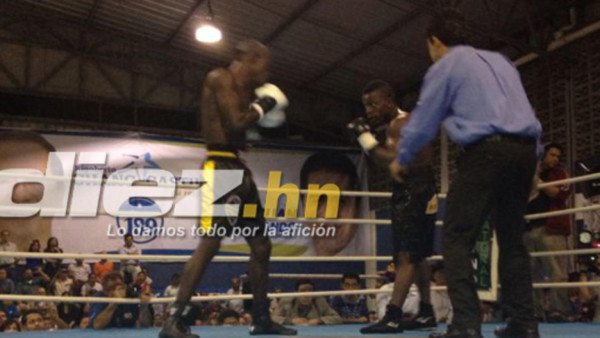 'Escorpión” destrozó con K.O. al 'Muñeco”