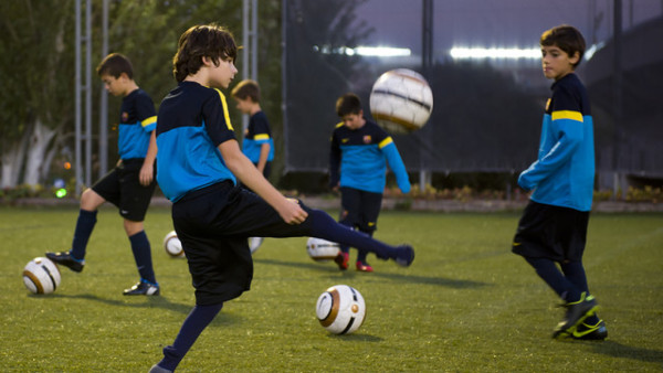 Gabriel Muniz, niño brasileño sin pies, cumple su sueño.
