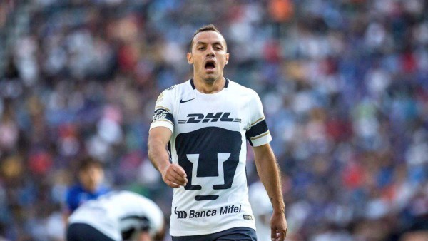 Con dos hondureños: Aficionados mexicanos que lamentan la salida de estos extranjeros de Liga MX
