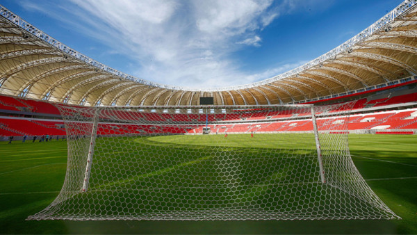 FIFA visita sedes de Porto Alegre y Curitiba