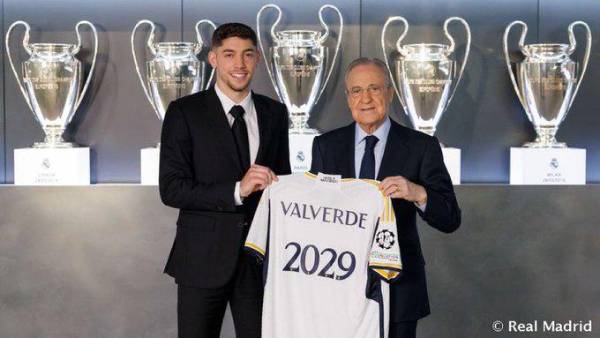 OFICIAL: Fede Valverde, jugador del Real Madrid, firma un nuevo contrato profesional en su carrera como futbolista