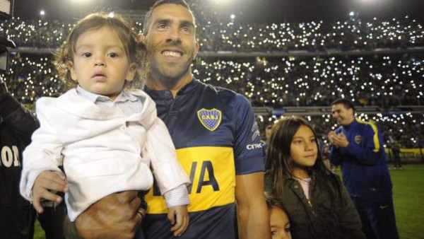 La 'Bombonera' explotó de alegría con Carlos Tévez