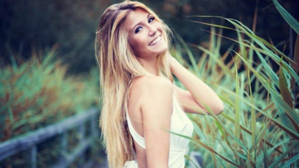 ¡Qué linda! Así es Noemie Happart, la sexy rubia novia de Yannick Ferreira Carrasco