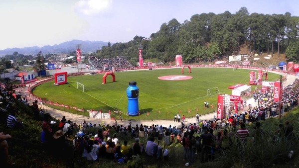 Los feos y raros estadios en El Salvador, Nicaragua y Guatemala