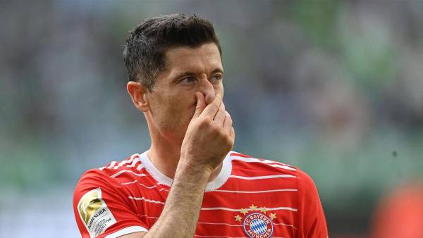 El futuro de Lewandowski sigue sin definirse en el presente mercado europeo.