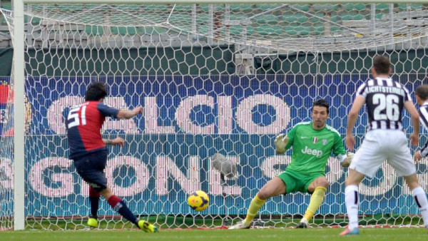 Juventus goleó a Cagliari y suma 11 victorias consecutivas en Serie A