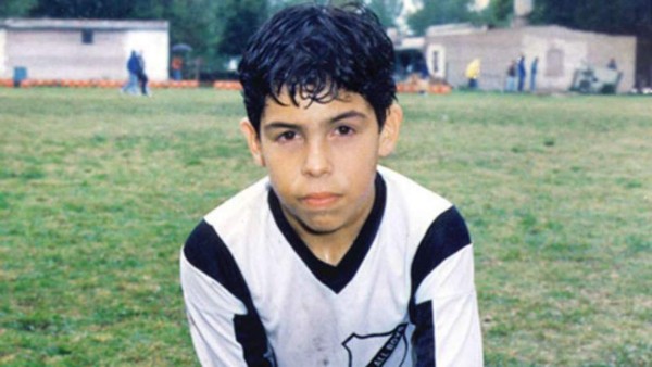 Los futbolistas que nacieron en los barrios más pobres de su país y ahora son estrellas