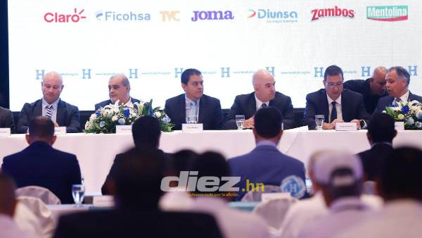 Miembros de las distintas comisiones de la Fenafuth. Foto: Emilio Flores.