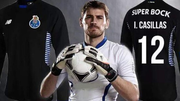 Casillas ya posa con la camiseta del Oporto: 'Espero seguir dando éxitos'