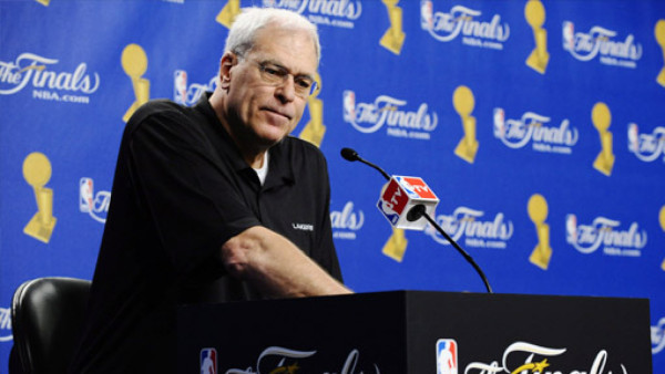 Phil Jackson seguirá con los Lakers