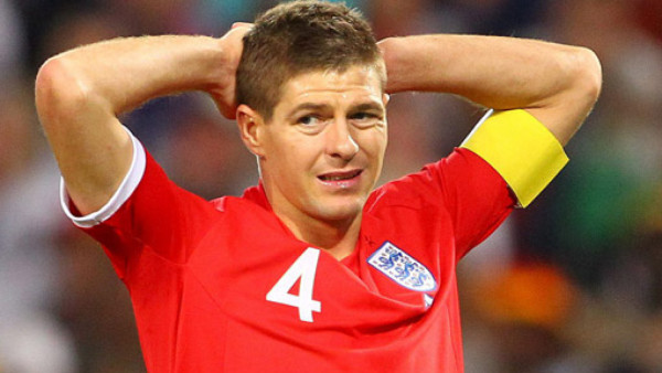 Van der Vaart y Gago por Steven Gerrard