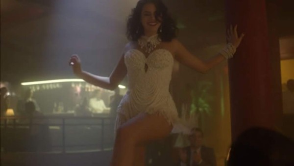 Las imágenes más atrevidas de Bruna Marquezine en su video sexual para la TV de Brasil