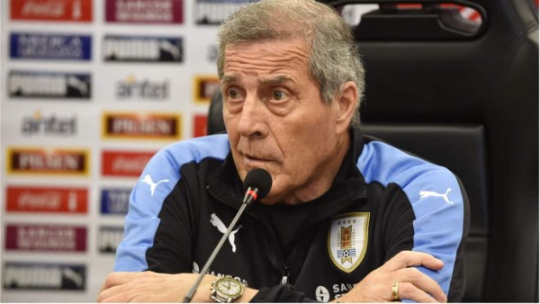 ¡'Bolillo' hace historia! El colombiano está en la lista de entrenadores que en más mundiales ha dirigido