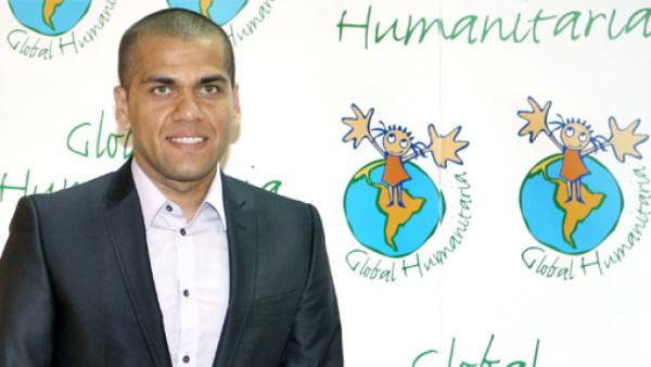Dani Alves no descartó jugar con España