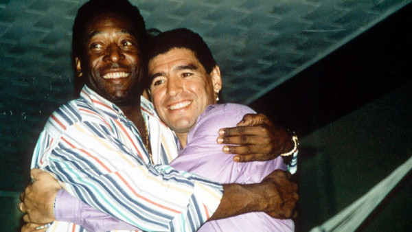 Pelé, ironiza: 'Diego Maradona me ama”