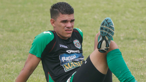 Victoria ficha por un año al volante Julián Rápalo