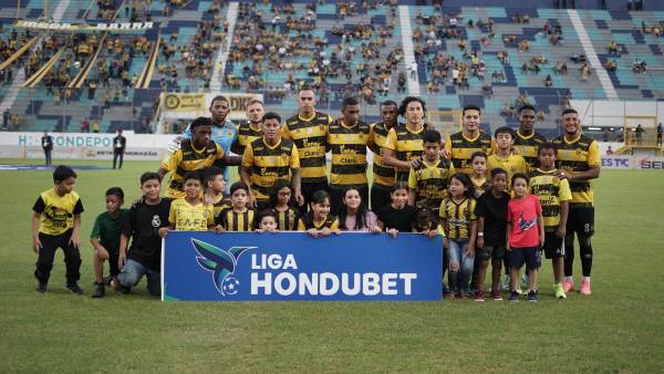 El equipo estelar de la Máquina en el partido.