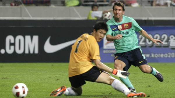 Messi juega y anota ante coreanos